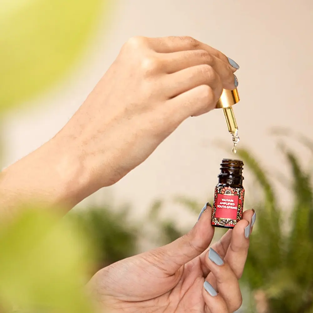 Anti-Aging Facial Serum with Red Ginseng Squalane Vitamin C Rose Whitening Face Oil Visibly Brightens Hydrates Firm Firm Skin