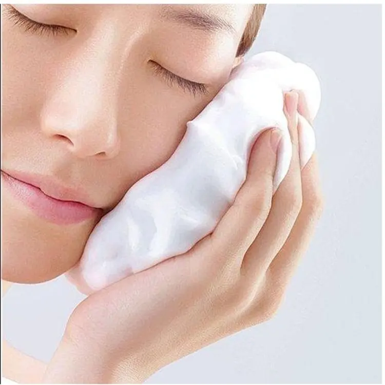 New Deeply Clean Moisturizing Face Wash Foaming Facial Cleanser
