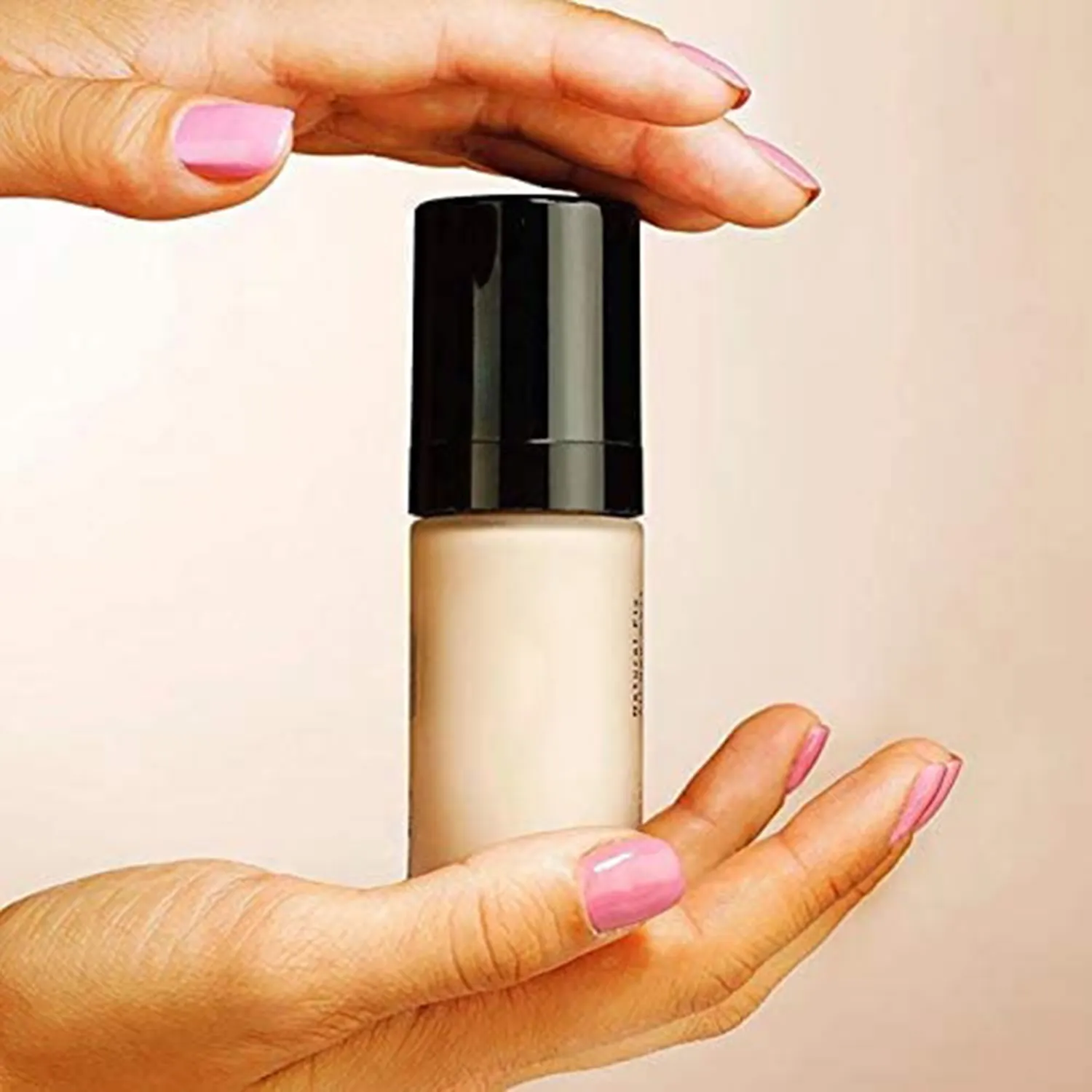 Radiant Glow Buildable Coverage Liquid Foundation Moisturizing Covering Foundation CC Cream Wholesale Lasting Foundation