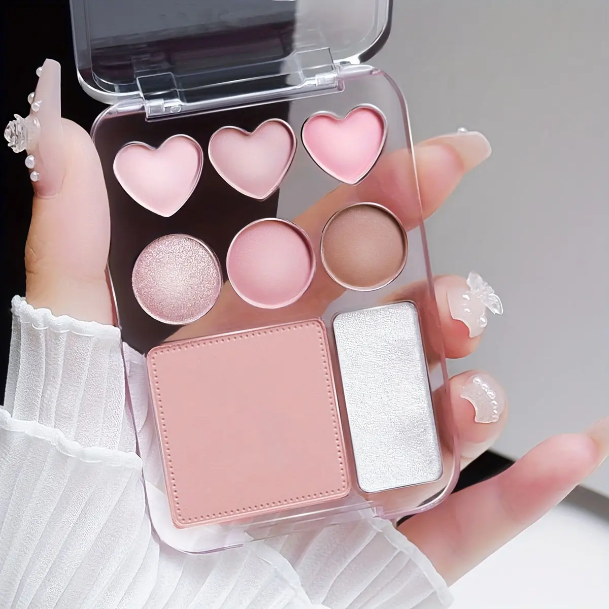 8 Colors Love Powder Eyeshadow Palette OEM Makeup Highly Pigmented Waterproof Long Lasting Matte Private Label
