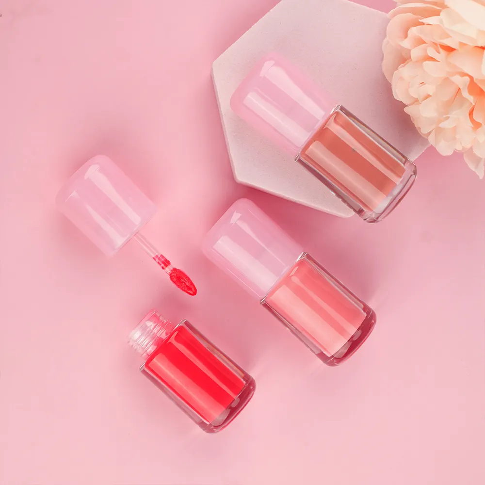 Long-Lasting Mini Vendor Mineral Lip Gloss Non-Sticky and Moisturizing Lip Plumper in Liquid Form